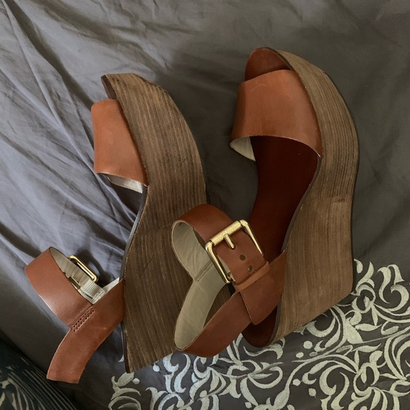 Micheal Kors Wedges - Picture 3 of 4